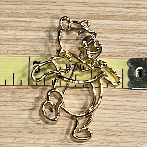 Goldtone Winnie The Pooh Pin - Picture 6 of 6